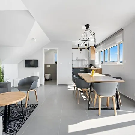 Apartamento Aquarelle No 2&4 *
