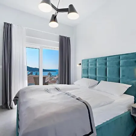 Aquarelle No 2 And 4 公寓